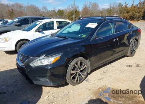 2016 Nissan Altima 2.5/2.5 S/2.5 Sl/2.5 Sr/2.5 Sv z USA, uszkodzony, nr VIN 1N4AL3AP0GN351762